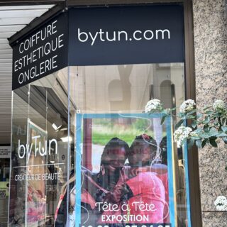 Tête à Tête – A solidarity exhibition in a hairdressing salon