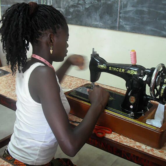 Professional integration of young women from Kaloukro (gallery)